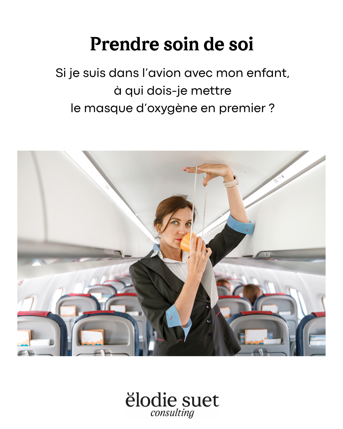 hotesse de l'air dans l'avion. mettre le masque à oxygène. prendre soin de soi
